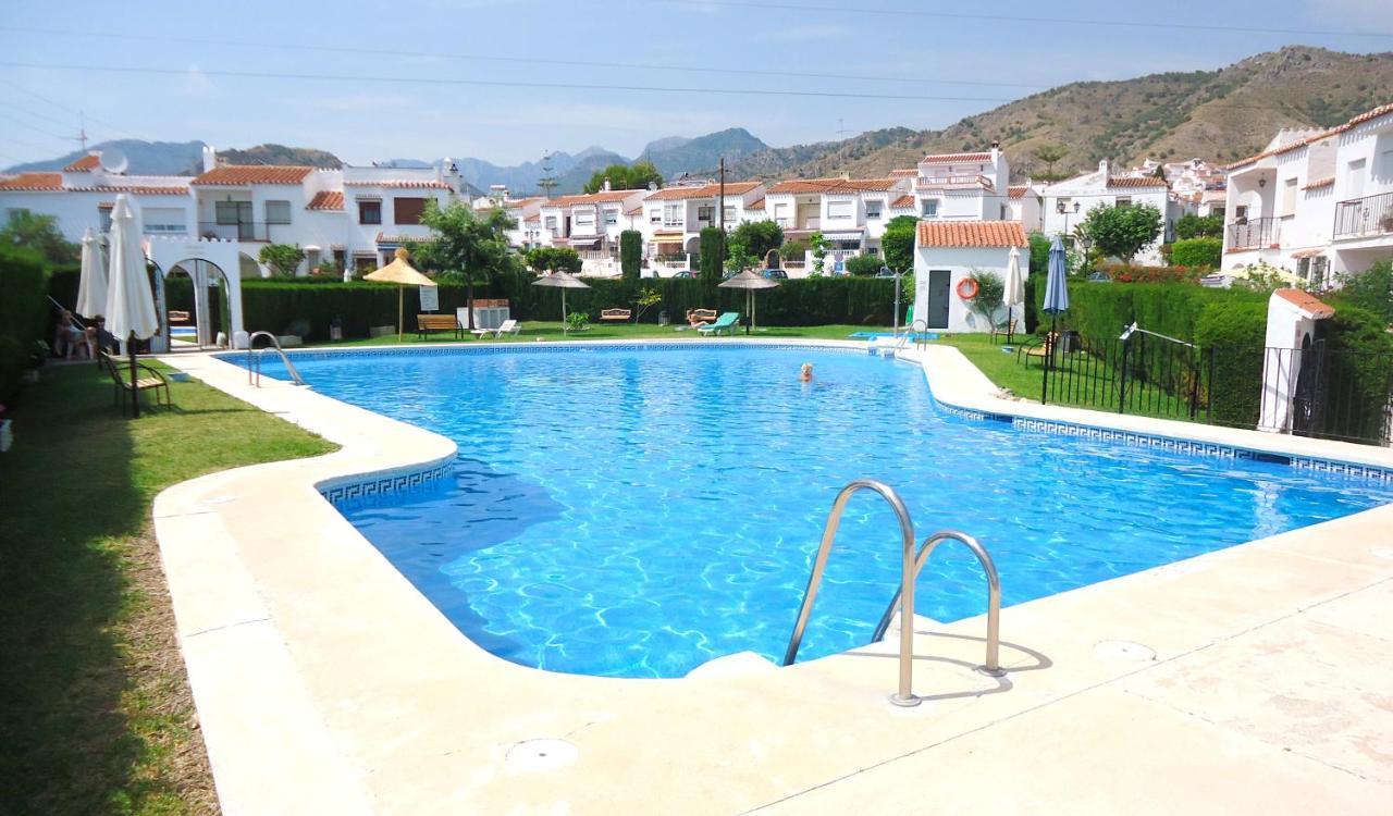 Villa Peperent Casa Pino Nerja Exterior foto