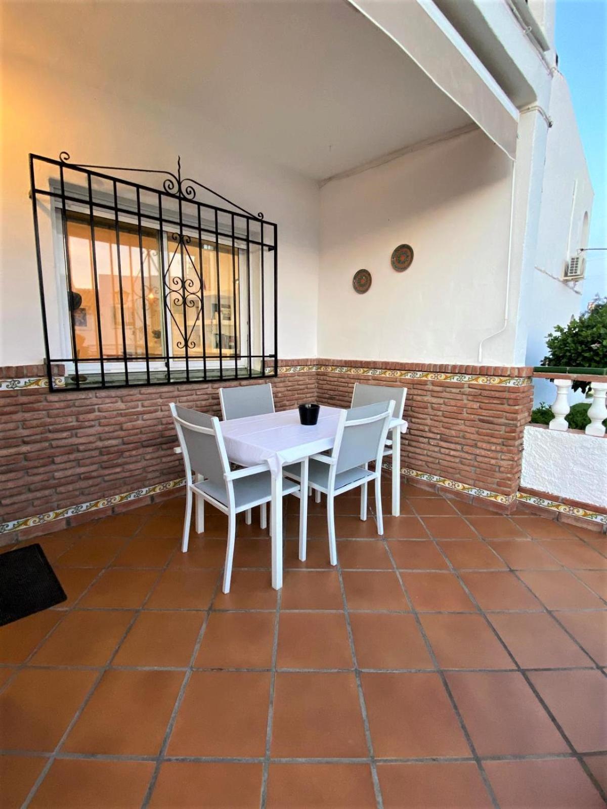 Villa Peperent Casa Pino Nerja Exterior foto